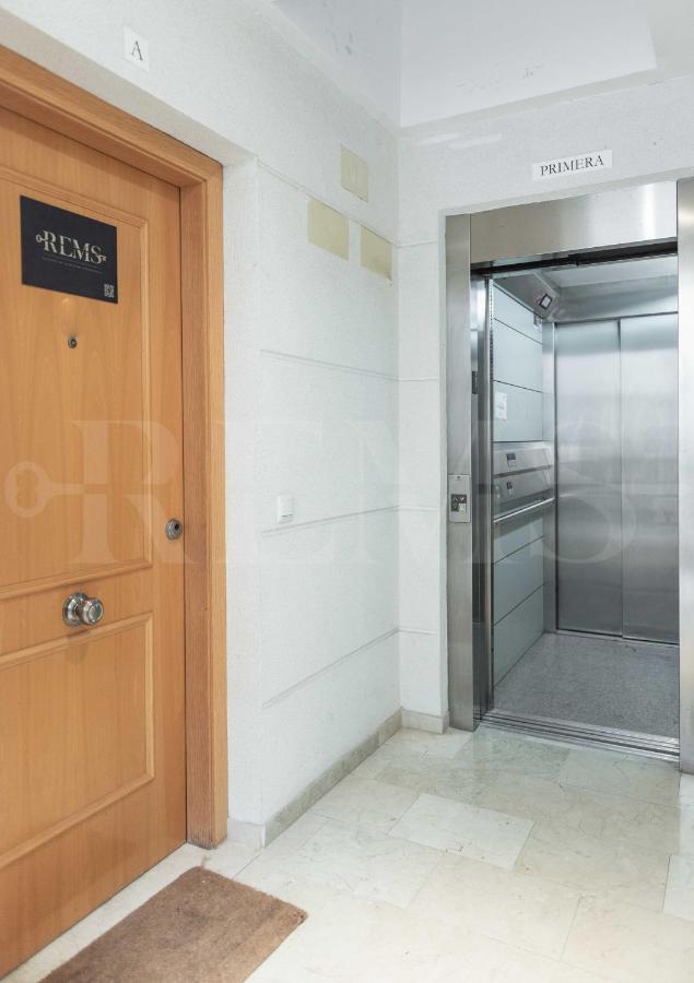 Lovely Duplex With Private Parking Near City Center By Rems Málaga Eksteriør billede