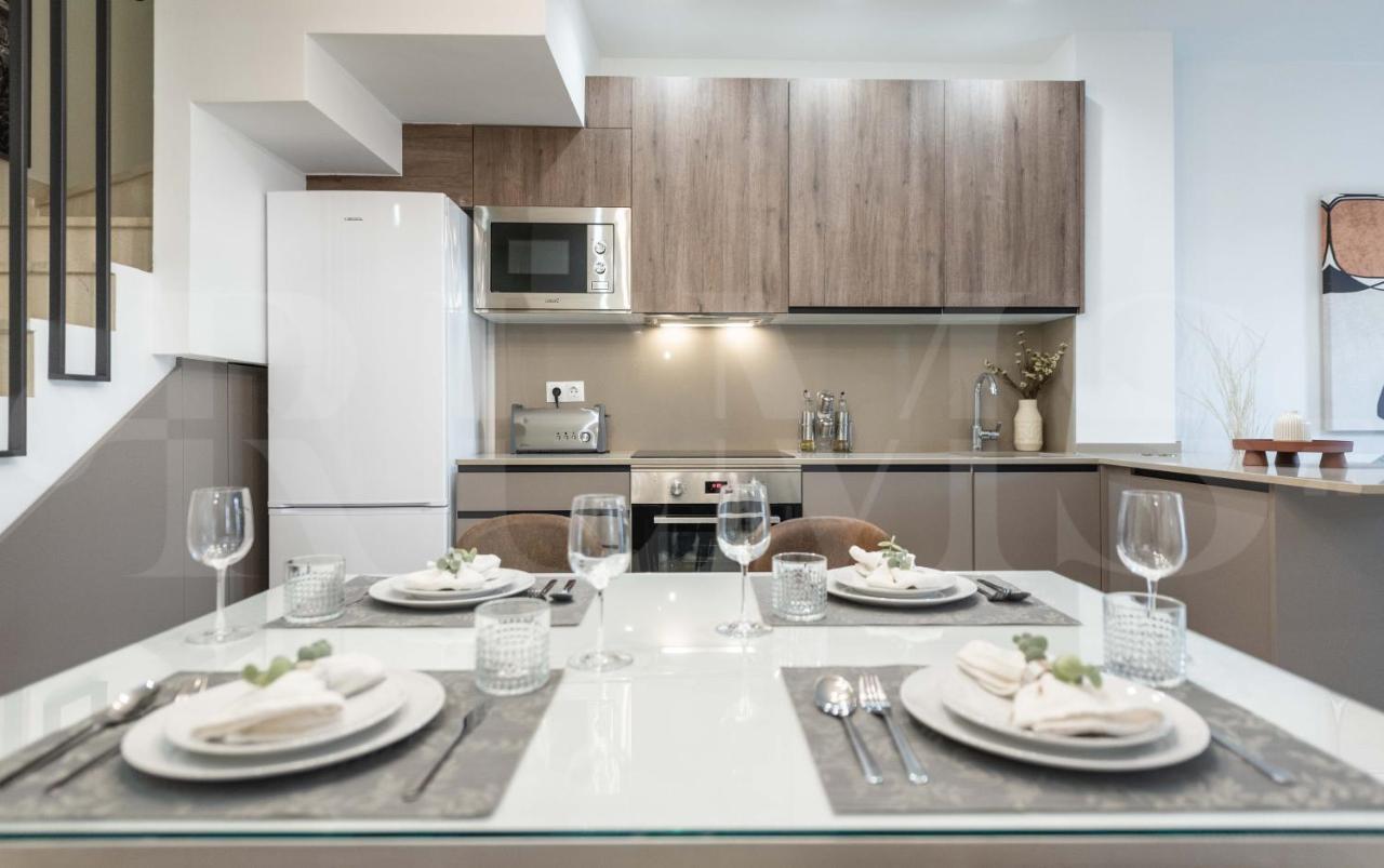 Lovely Duplex With Private Parking Near City Center By Rems Málaga Eksteriør billede